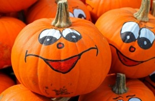 halloween-pumpkins-with-painted-faces